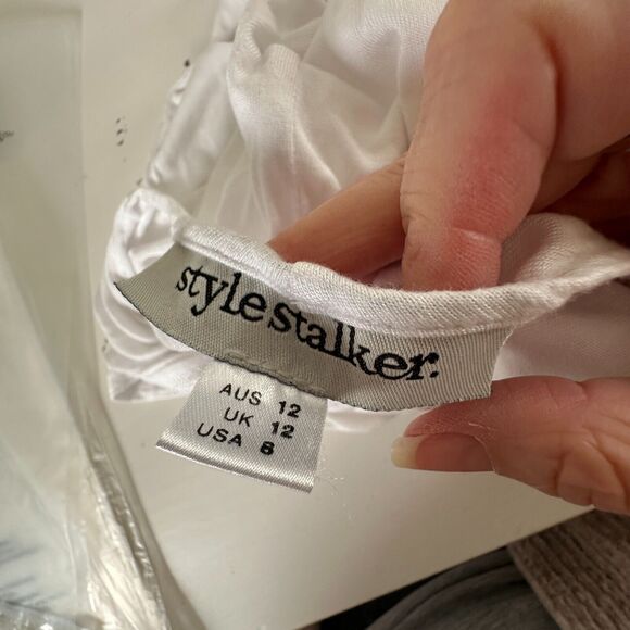 RARE Stylestalker White Sleeveless Crew Neck Cross Twisted Open Back Tee Size 8 - Picture 8 of 12